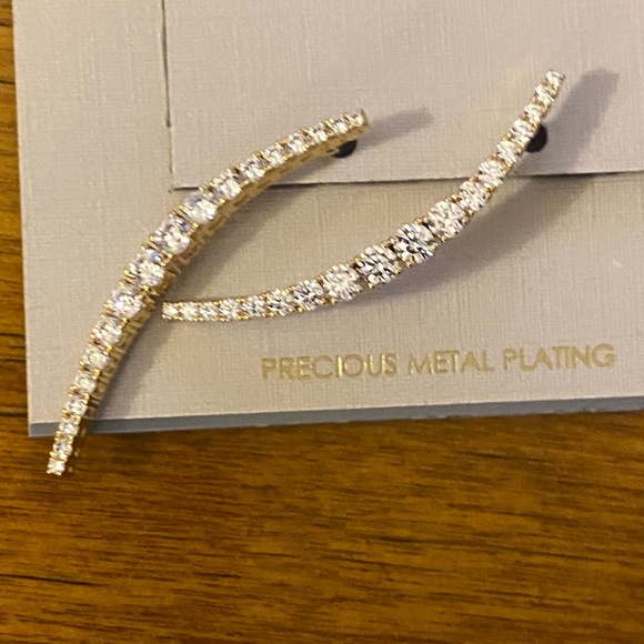 Nadri Gold & Cubic Zirconia Ear Climber Earrings NWT - Picture 5 of 7